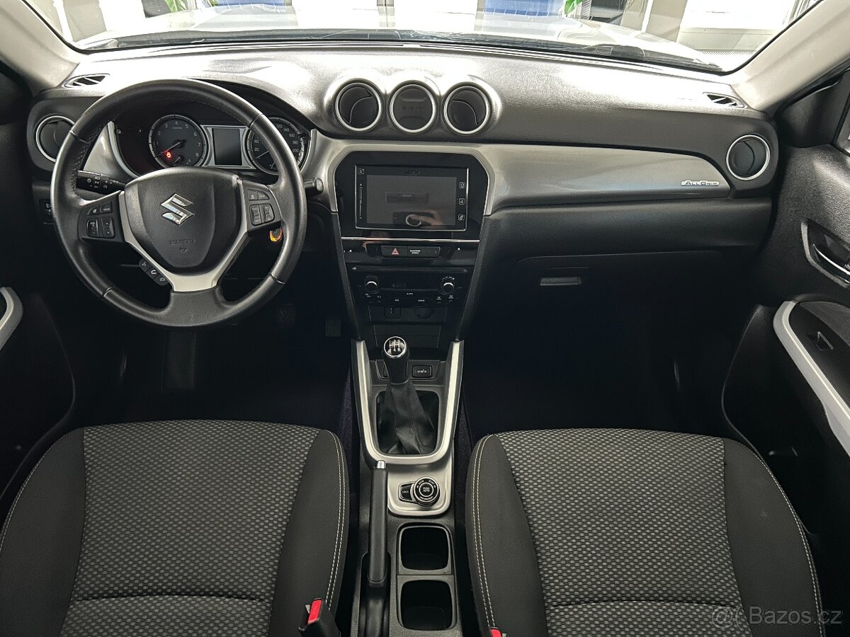Suzuki Vitara 1.6i 4x4,SHINE,SERVISKA,TAŽNÉ - 8