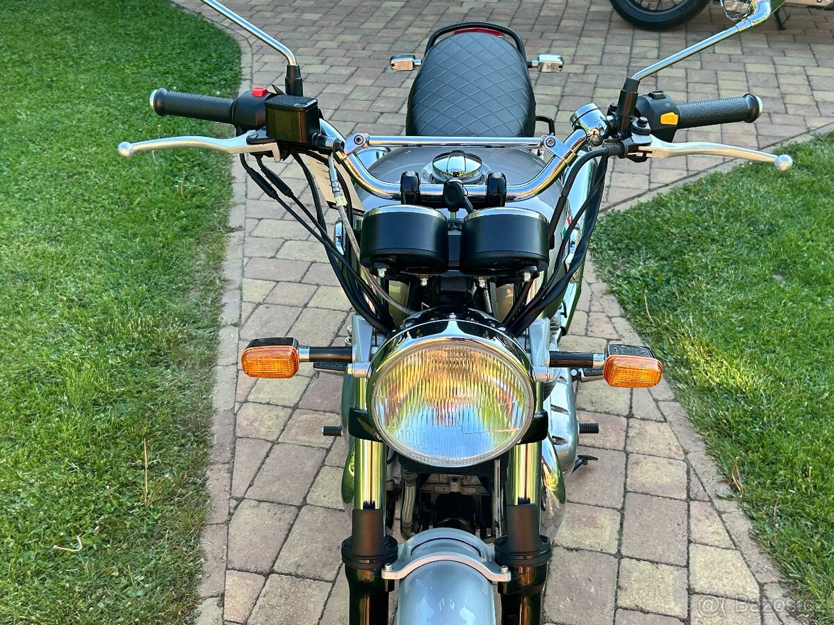 Royal Enfield Interceptor 650 - 8