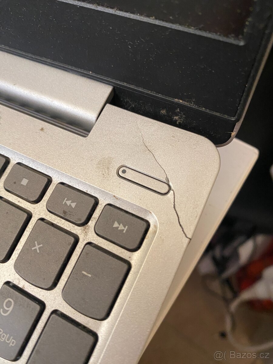 Lenovo IdeaPad 330-15IKB notebook - 8