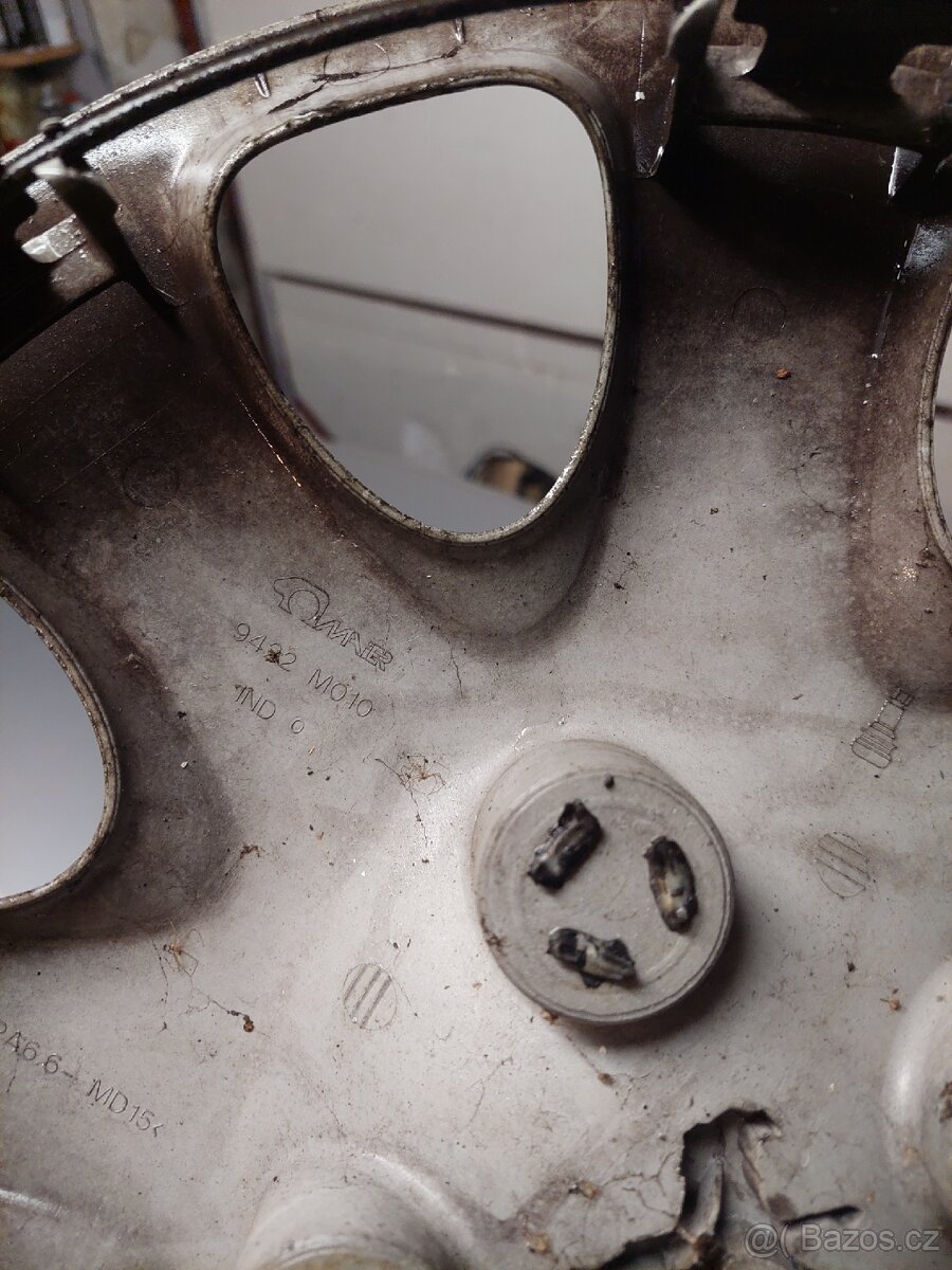 Prodám poklice audi 16" - 8