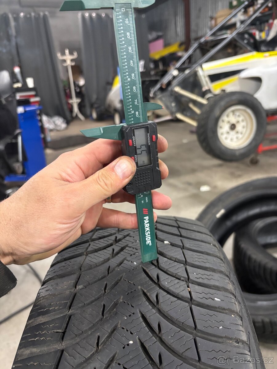 Zimni pneu Michelin 215/50/17 - 8