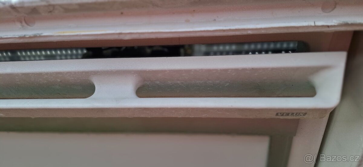 Velux Střešní okno Plastové okno - 8