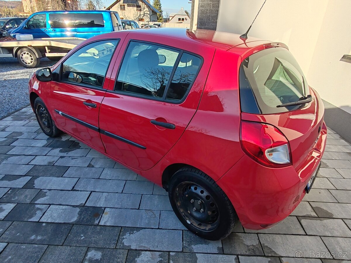 Renault Clio 1.2i 48kW 12/2009 - 8