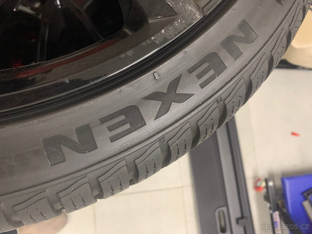 Zimní kola 255/35-R19 (8.0x 19 ET 4/5) - 8