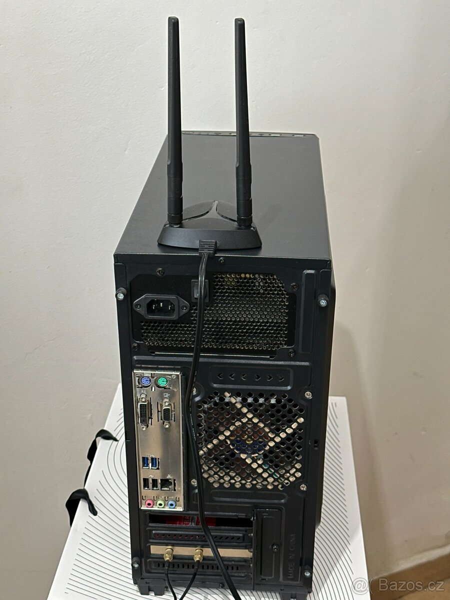 Stolní PC – 16 GB RAM, Wi-Fi + Bluetooth - 8