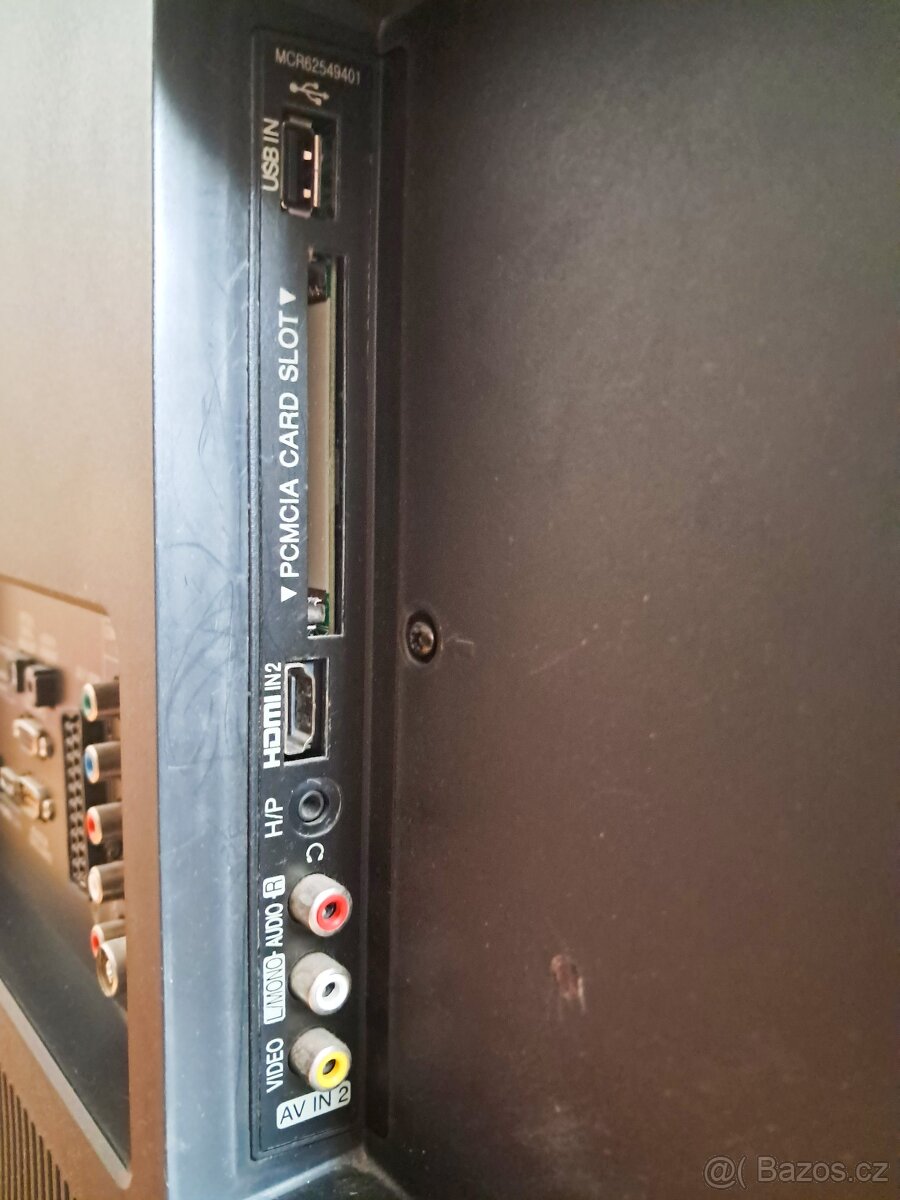 LG 42LD420 42" Full HD – stojan + DO, 2× HDMI - 8