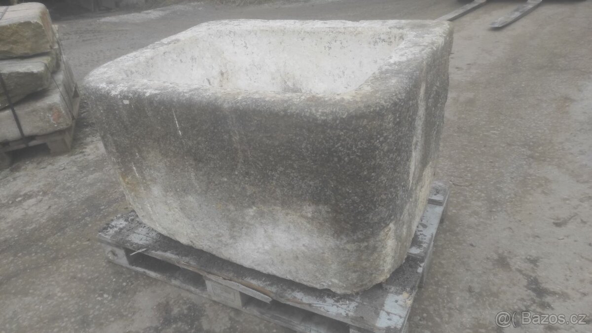 Stará kamenná stírka, kamenka, koryto, 104x80x64 cm - 8