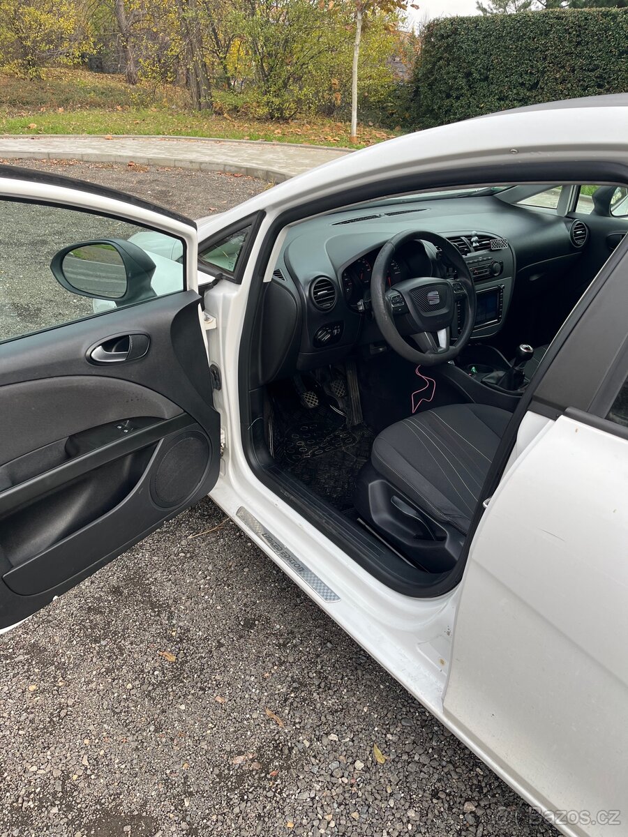 Seat Leon 1.2tsi rok 2012 77kw - 8