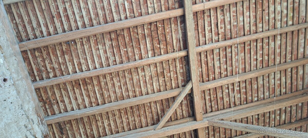 Staré trámy za odvoz. - 8