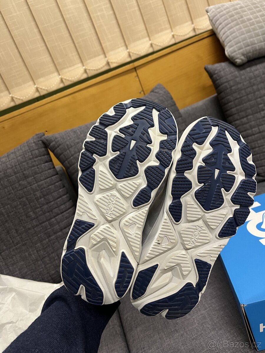 Hoka Arahi 8, 40 2/3 nové - 8