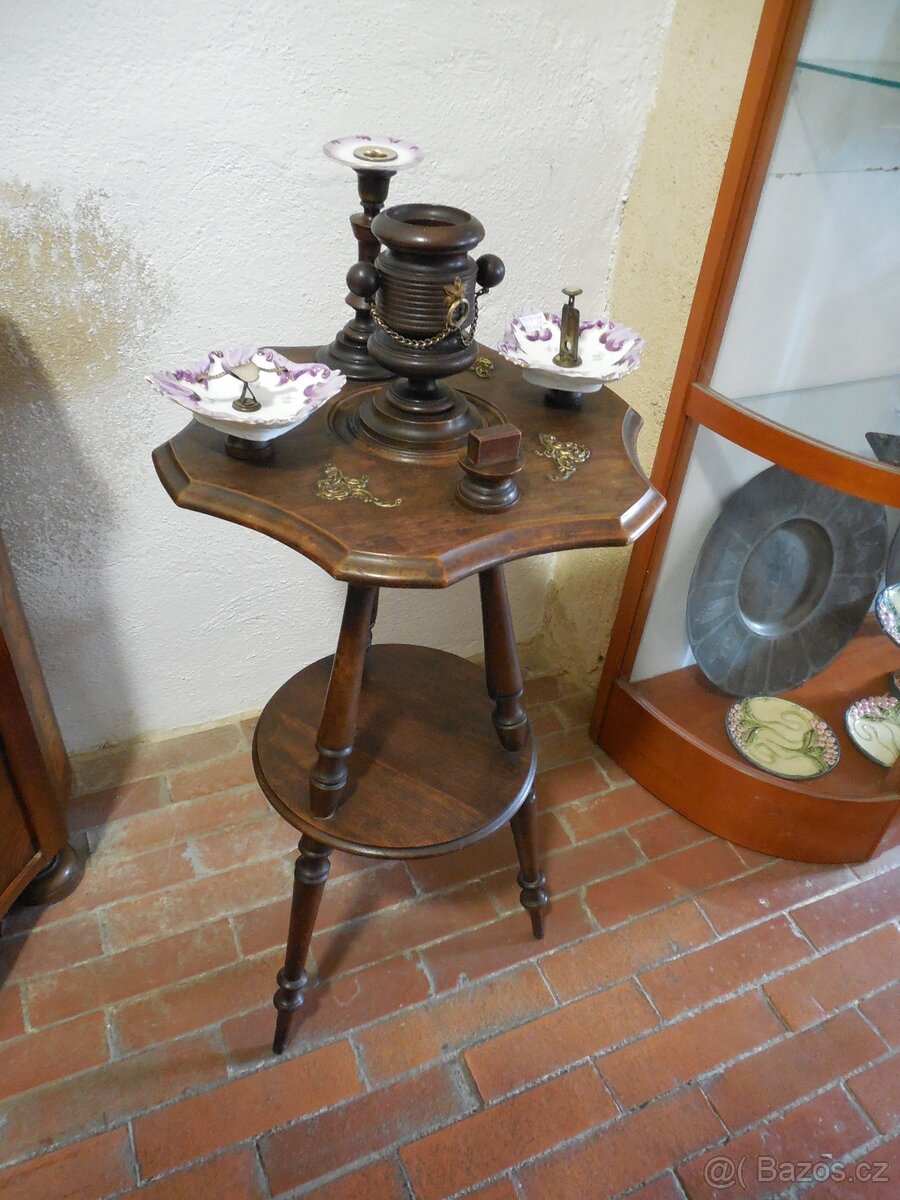 Kuřácký stolek - 8