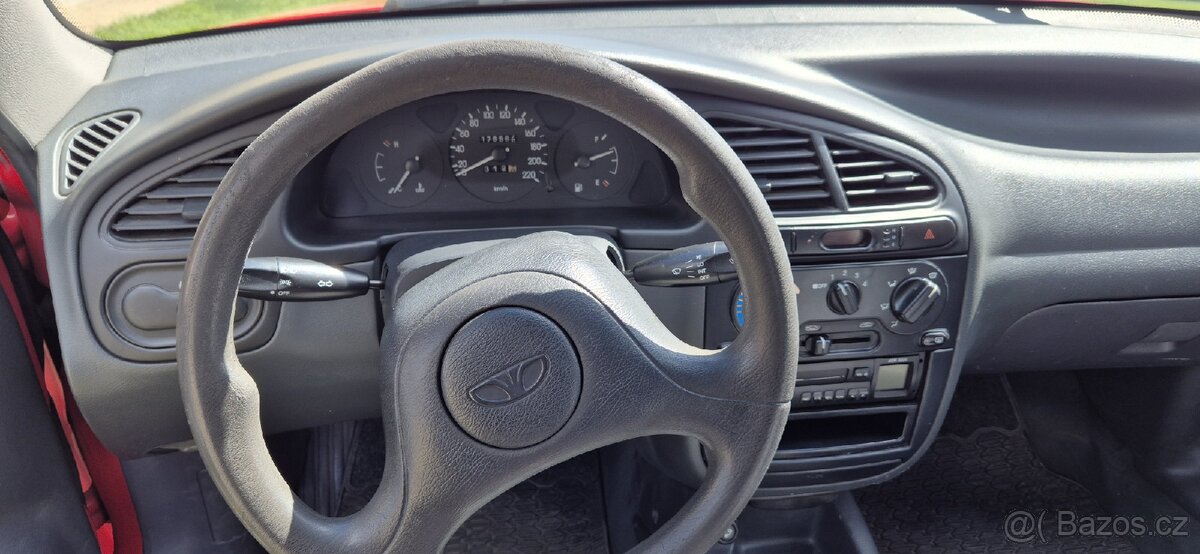 Daewoo Lanos 1.5 - 8