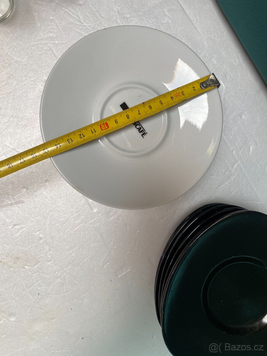 podšálků, sklenic a pizzových talířů - 8