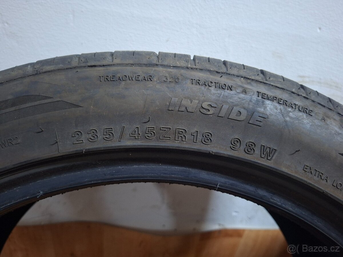 Letní pneu 235/45/18 - 8