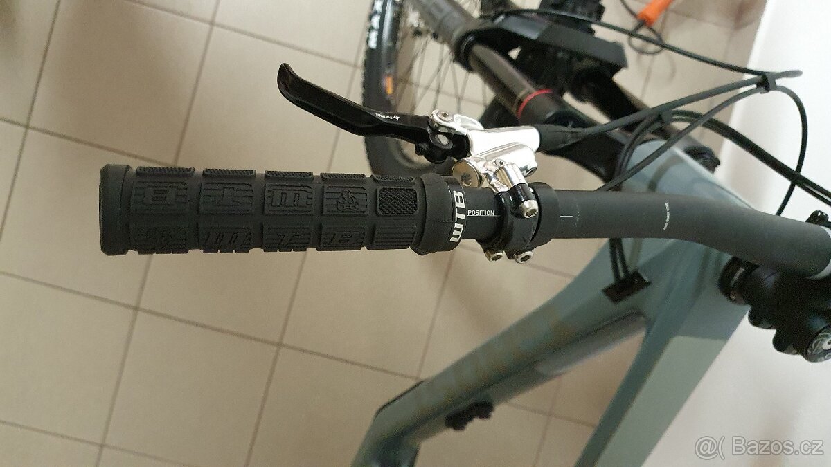 Ghost RIOT AM CF PRO, velikost L, model 2025 - 8