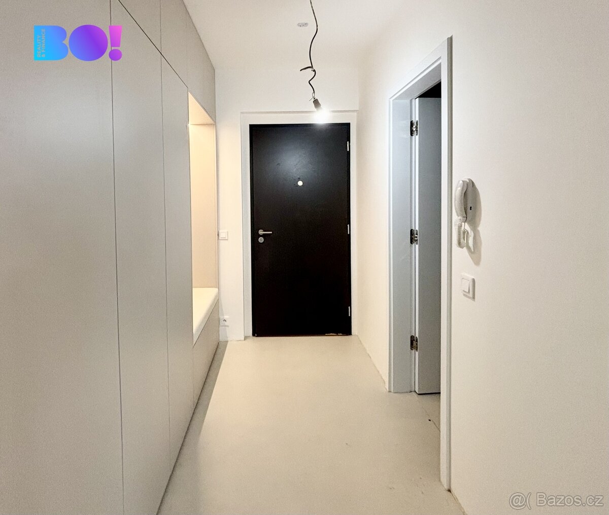 Pronájem kanceláře 2+kk, 59 m² s parkovacím místem a lodžií - 8