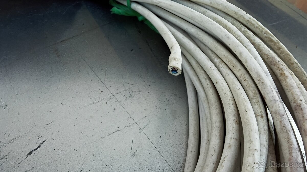 Měděné kabely různé délky. - 8