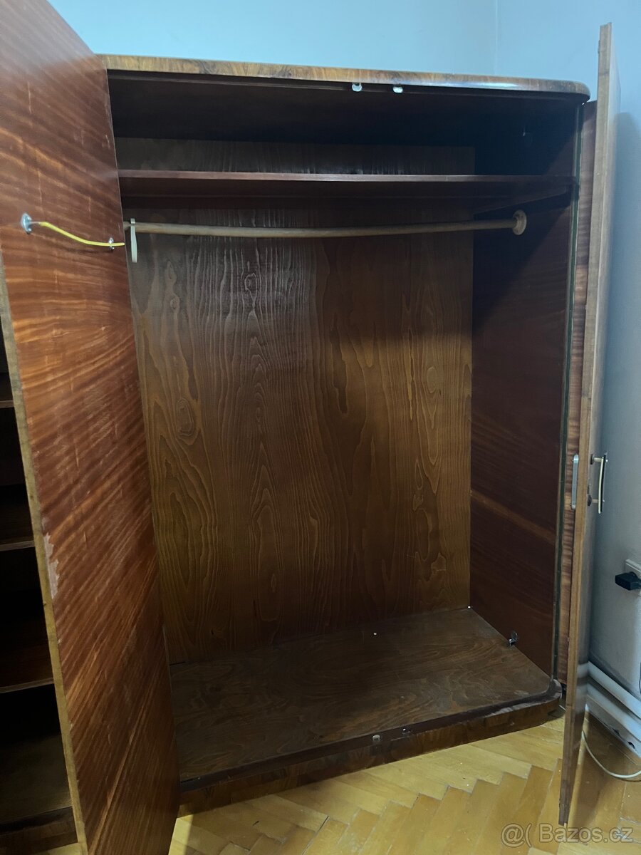 Celá masivní ložnice ořech - 8