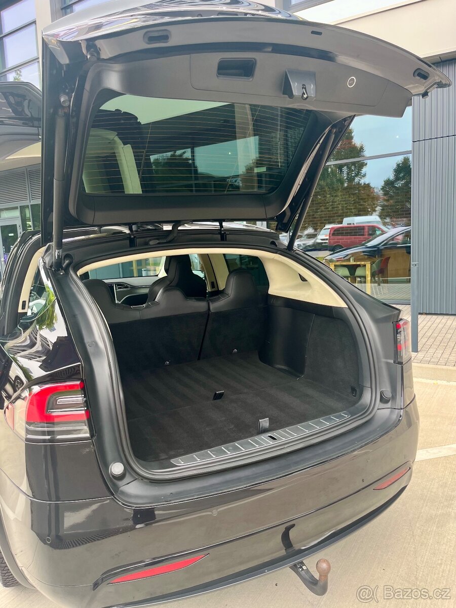 Tesla Model X 100D – rok 2017 - 8
