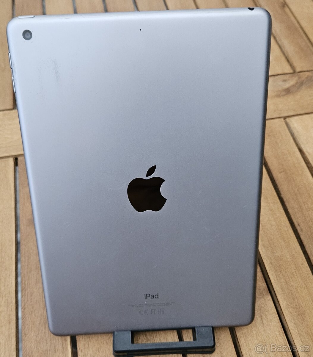 Apple iPad 6 gen. / 32GB Uložiště / IOS 17.7.10 / 9,7" - 8