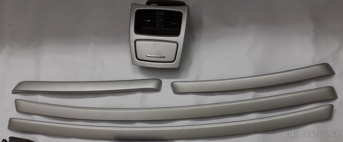 BMW e90 / e91 / e92 - Stříbrný interierový dekor - 8