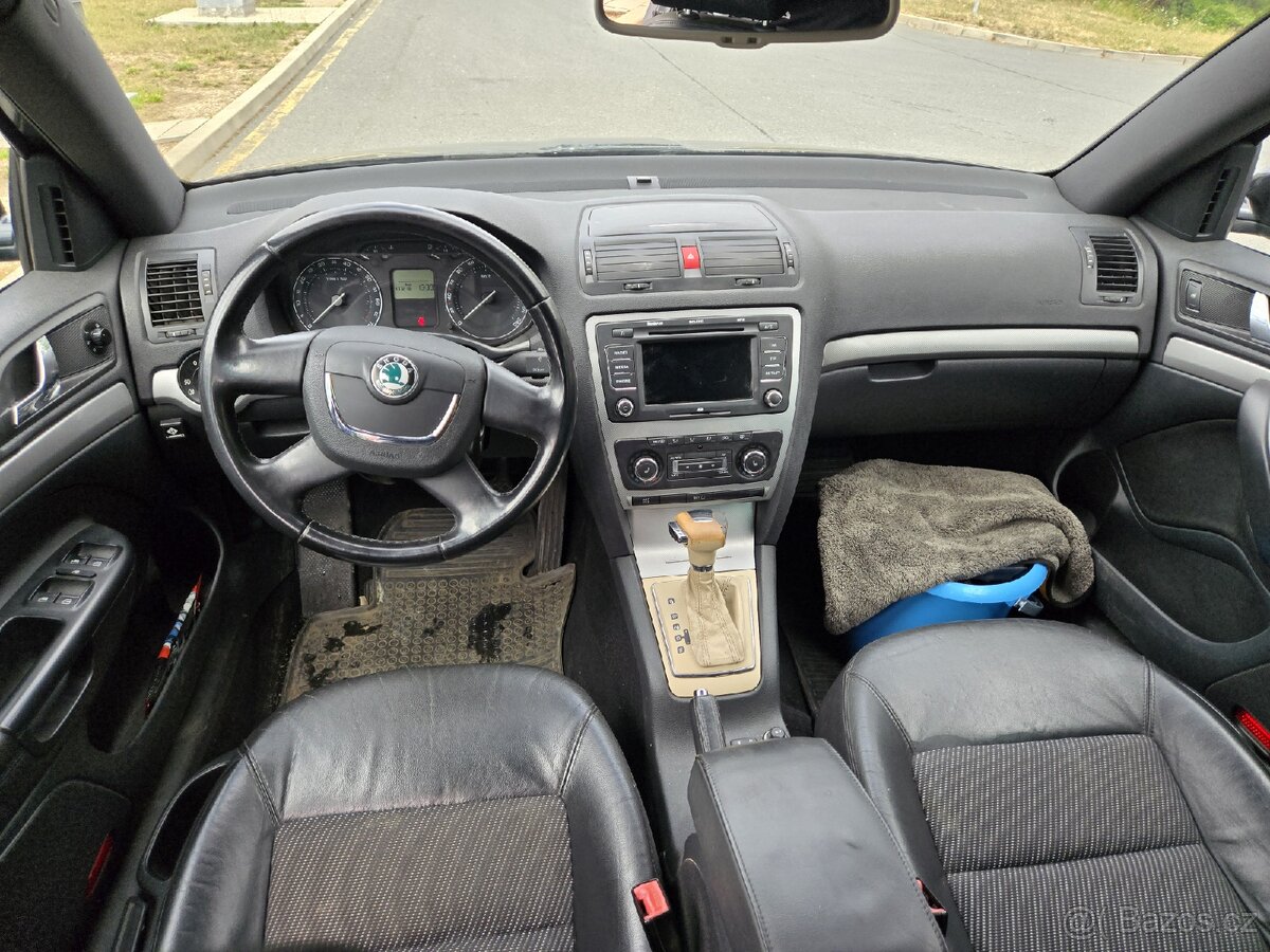 ŠKODA OCTAVIA KOMBI 1.6 MPI AUTOMAT - 8