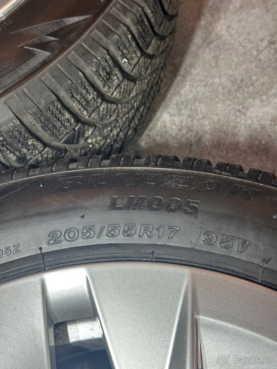 ALU Kola ŠKODA 5x112 R17 ROTARE Zánovní Zimní Pneu 205/55/17 - 8