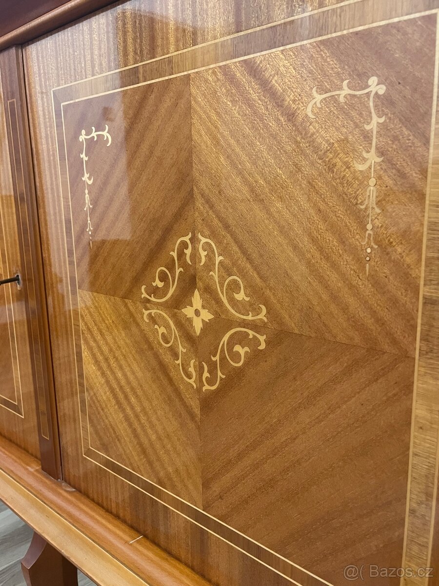 Starožitný nábytek - 8