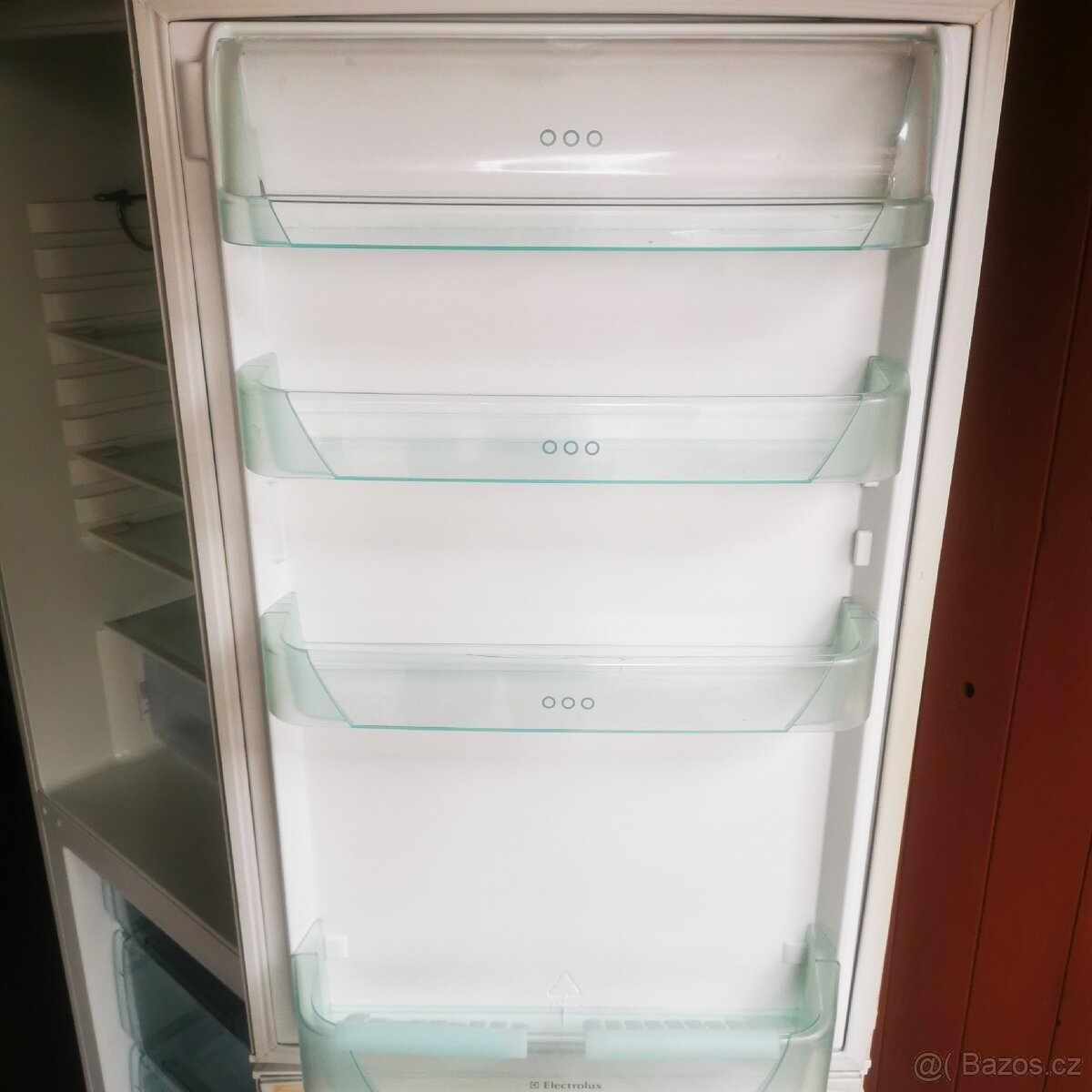 Střední lednička s mrazákem dole - Elektrolux - 8