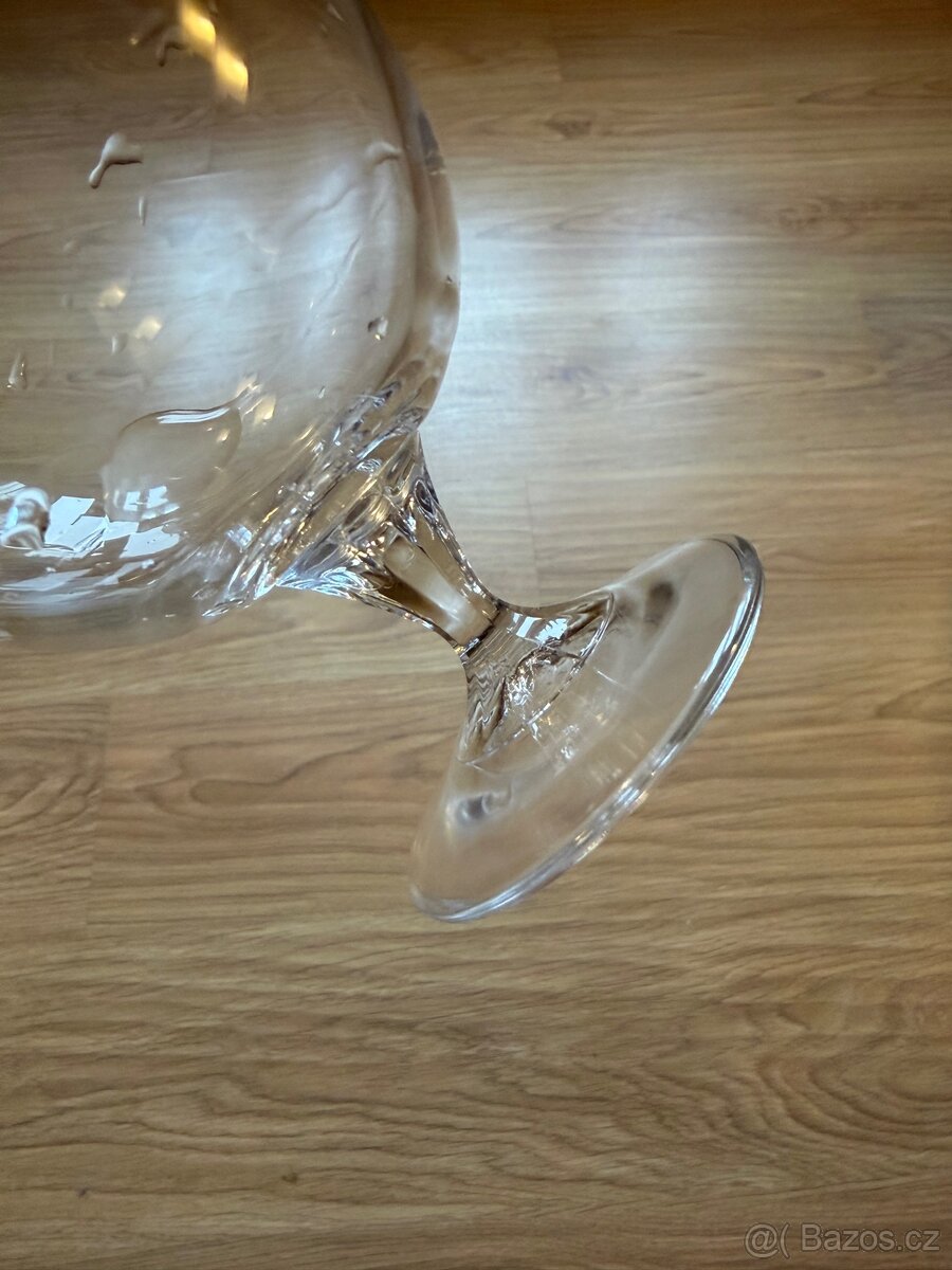 Obří skleněné číše - 8