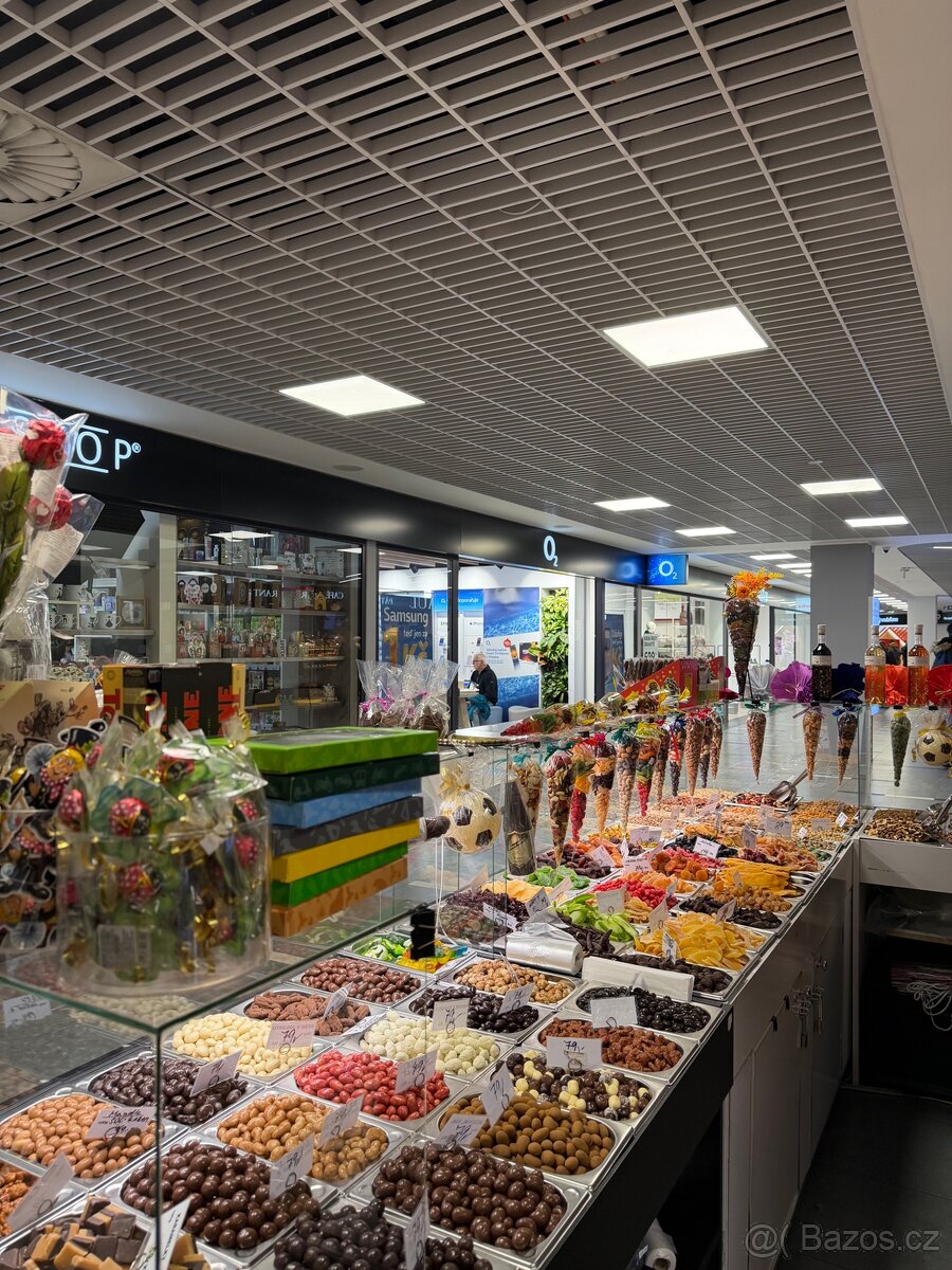 Obchod s pralinkami a sušeným ovocem v OC DBK – Praha 4 - 8