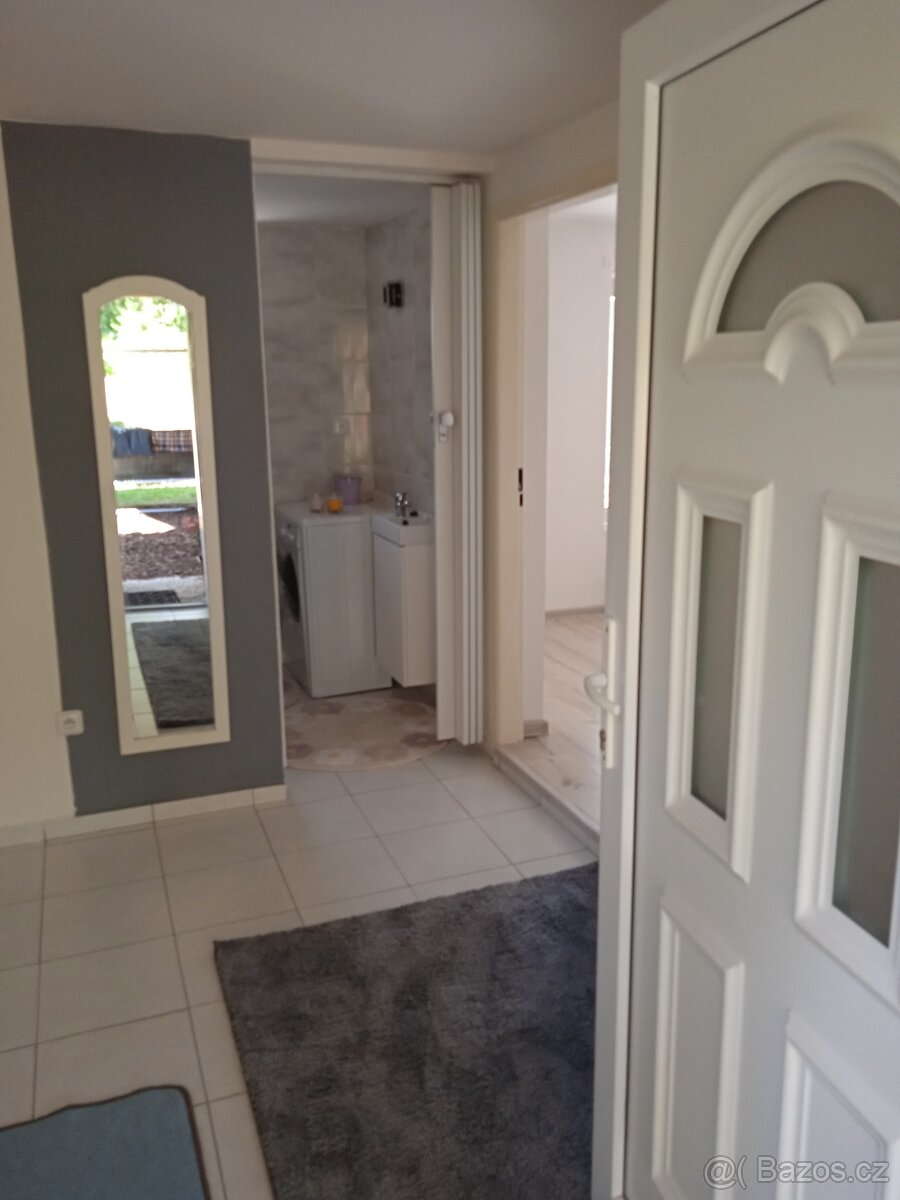 Pronájem rodinného domu 2+kk - 8