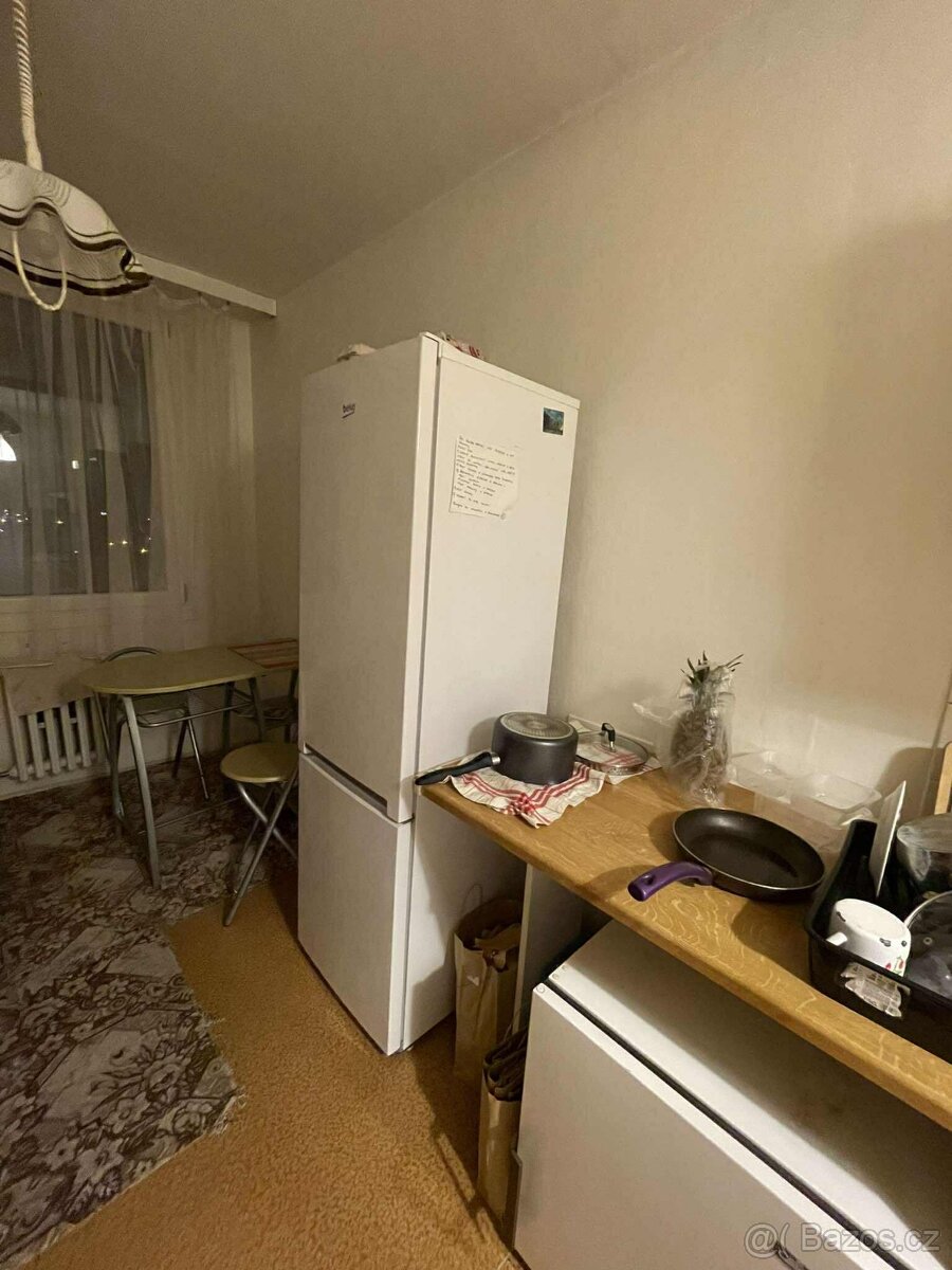 neprůchozí samostatný pokoj - 8