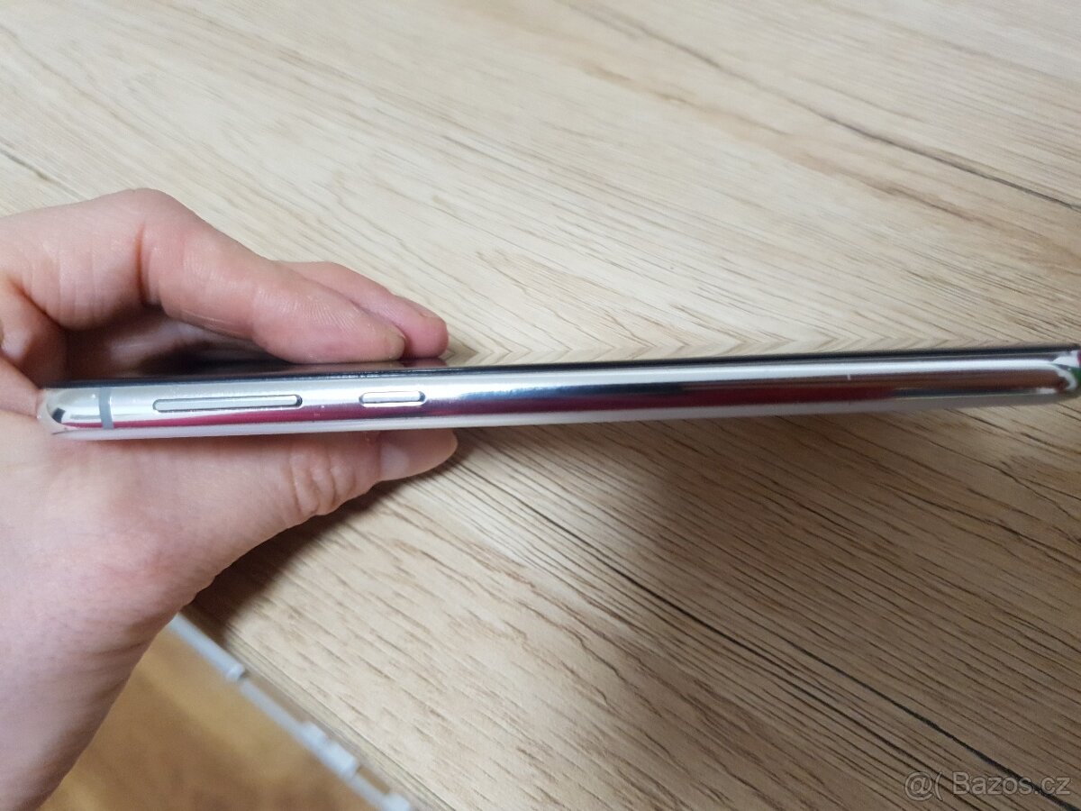 Samsung galaxy S10e - 8