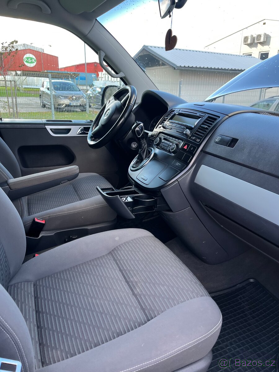 VW Multivan T5 2.0 TDI 103kW,rok 2010 - 8