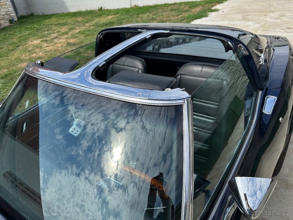 Chevrolet Corvette C3 Stingray 1976 malé zadní okno - 8