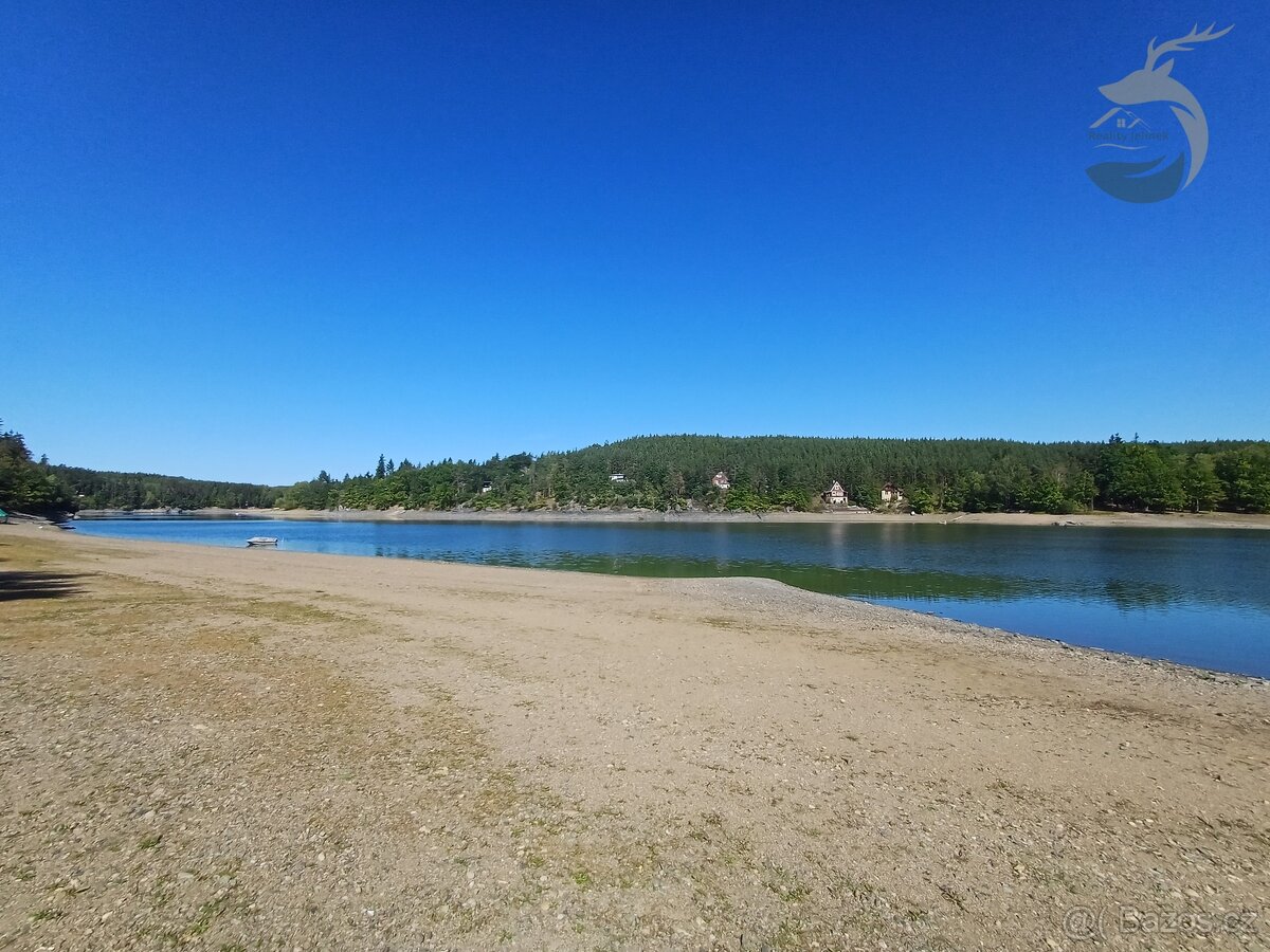 Chata u Hracholuské přehrady s možností trvalého bydlení - 8