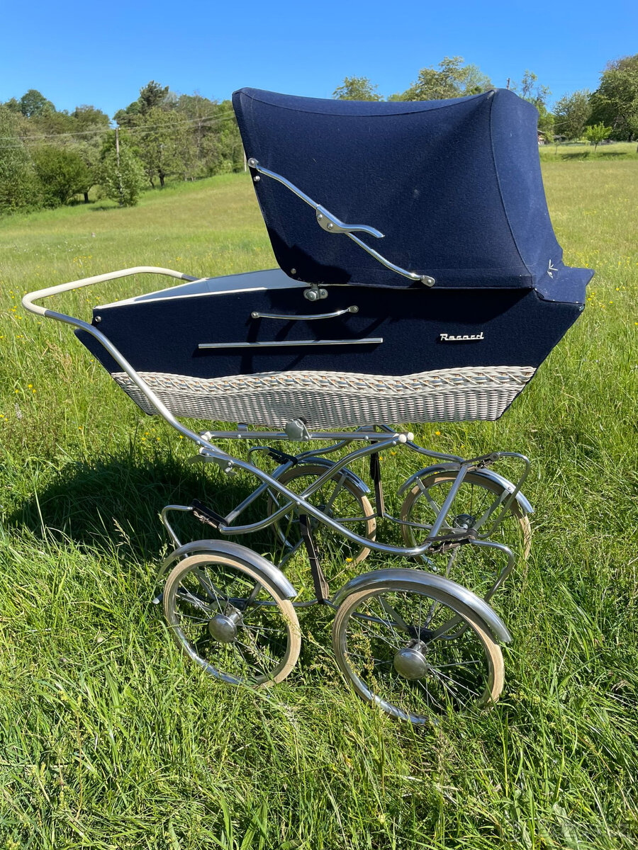 Retro kočárek zn. Record - 8
