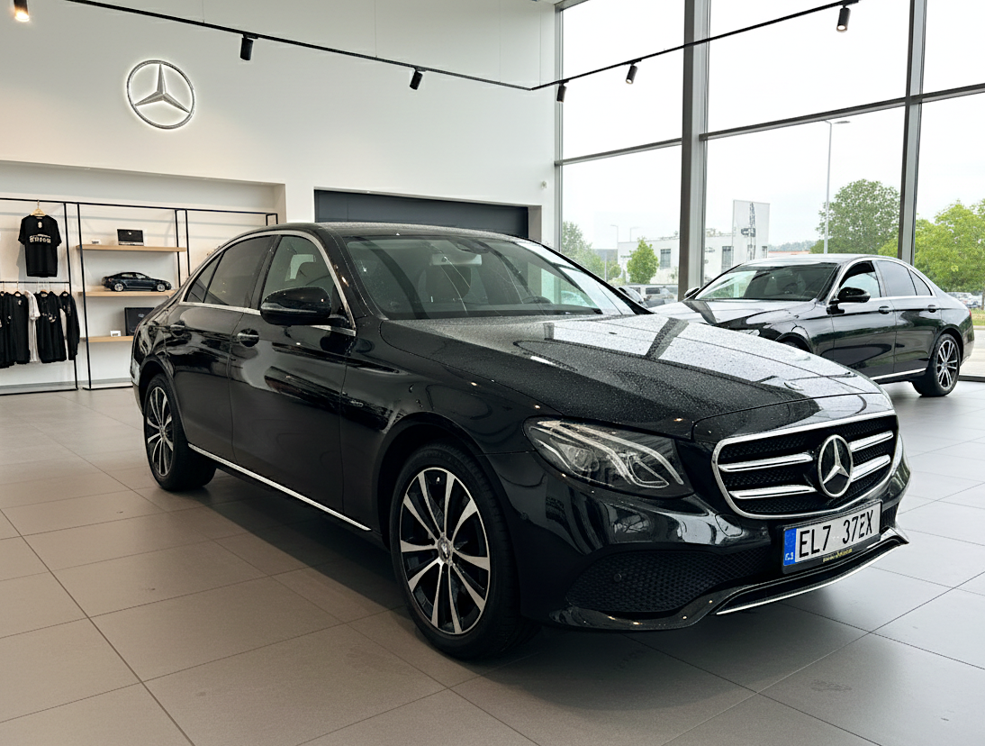 Mercedes E300e|VÝJIMEČNÝ STAV|NÍZKÝ NÁJEZD|ZÁRUKA|TAŽNÉ ZAŘ. - 8