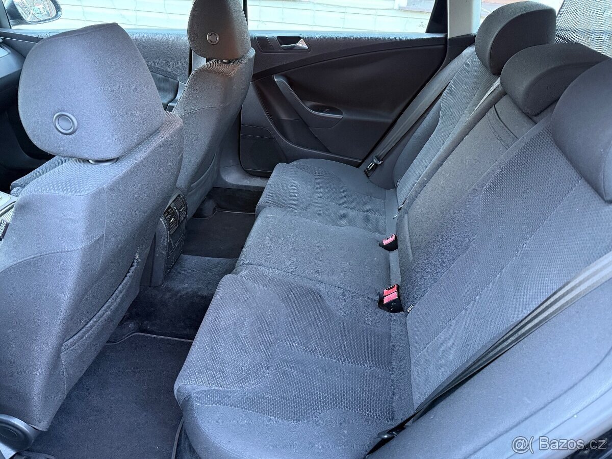 Volkswagen Passat Kombi B6 2.0 TDI - Nová Stk - Dobrý Stav. - 8
