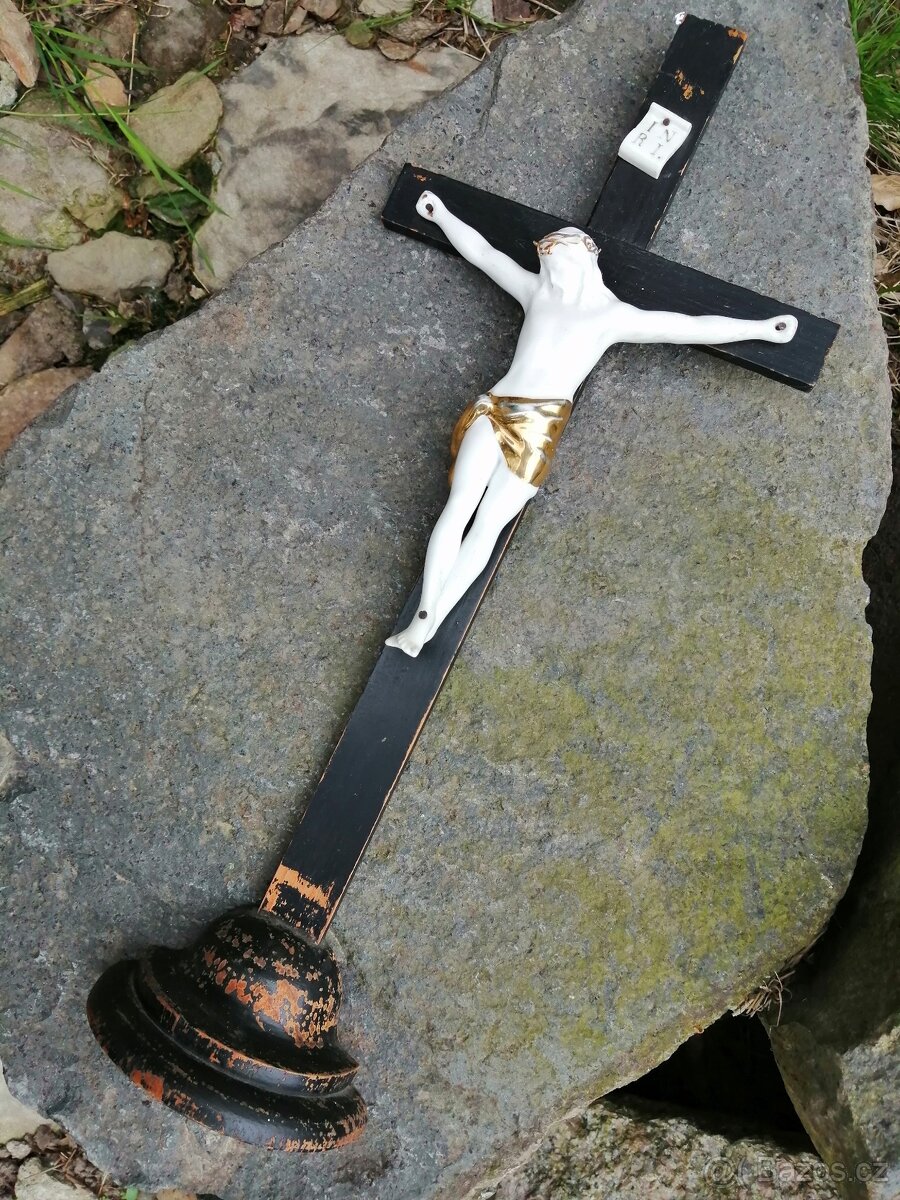 Kříž s Ježíšem Kristem - 8