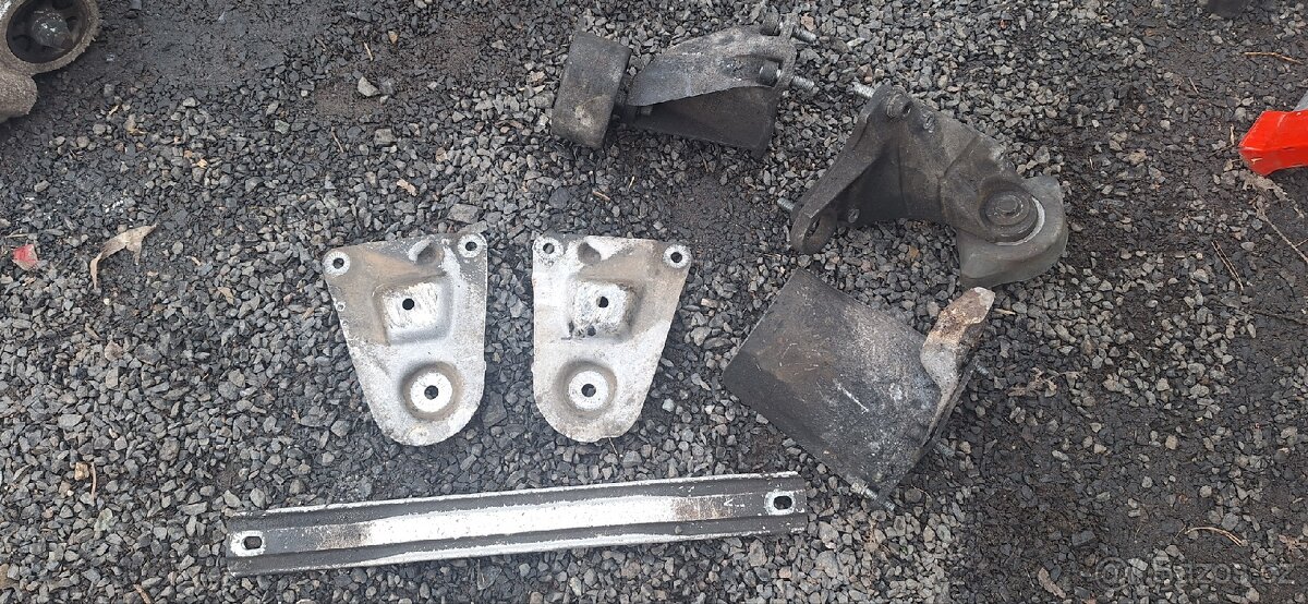 Náhradní díly - 8