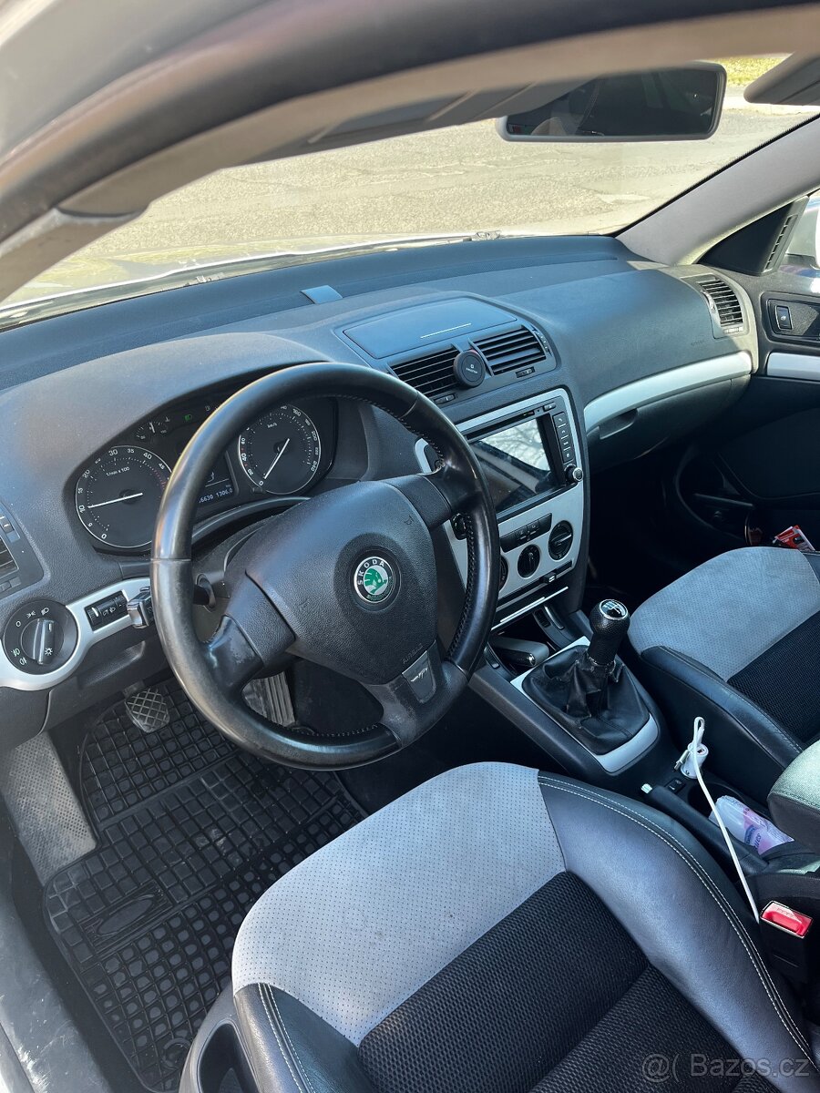 Škoda Octavia 2 1.9TDI 77KW (110KW) RS paket - 8