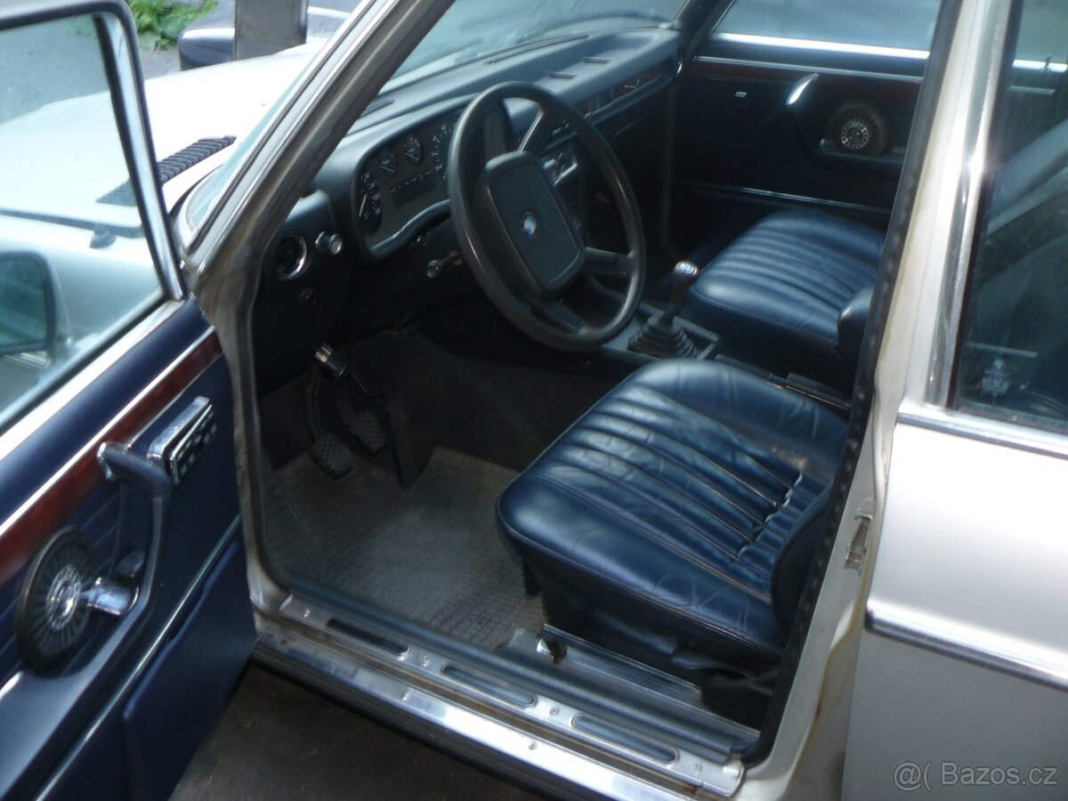 BMW E3 3.3L - 8