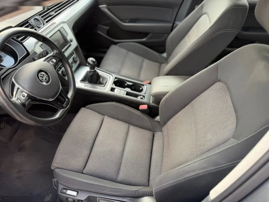 Volkswagen Passat - 8