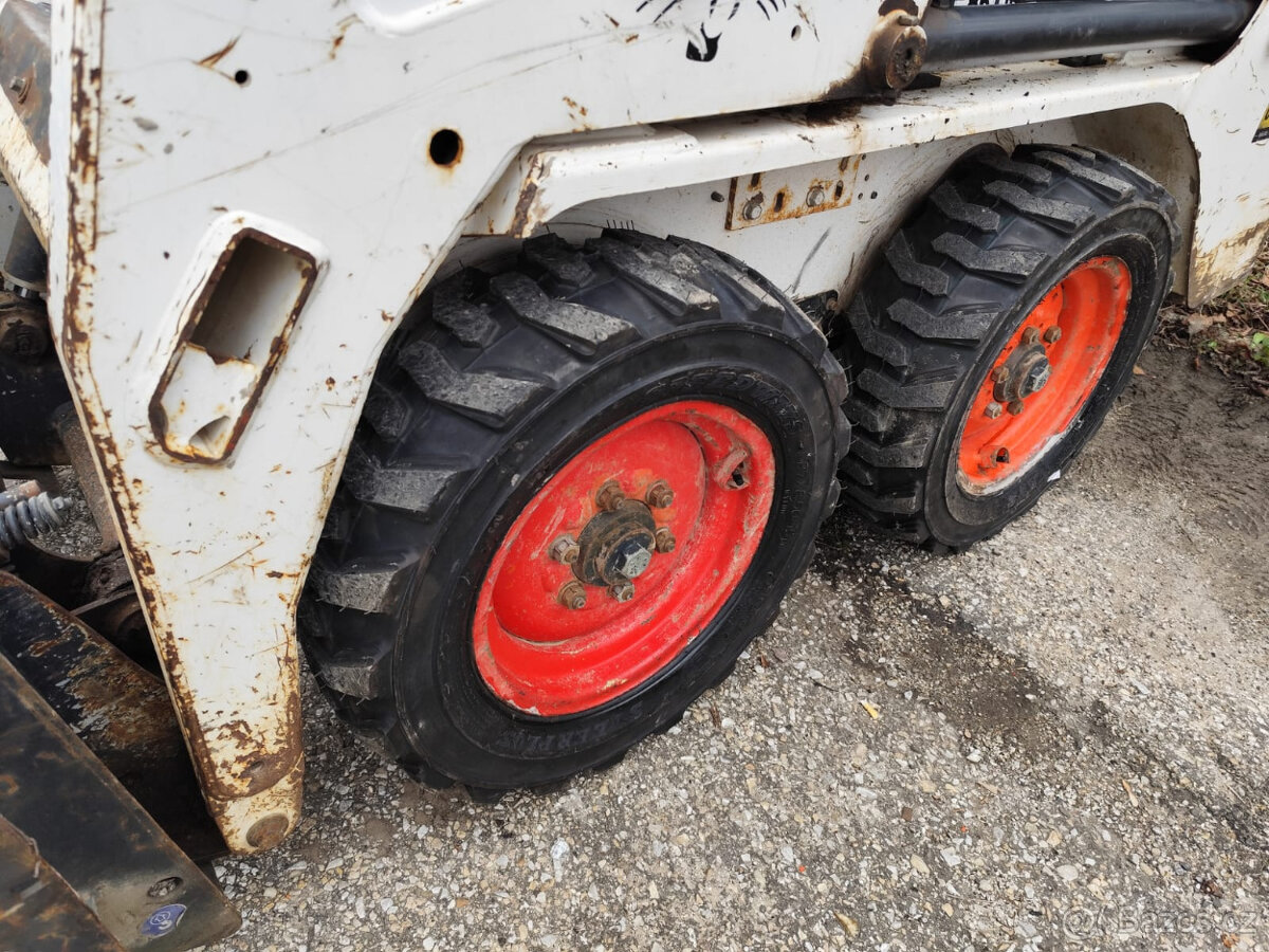 Nakladač Bobcat S100. ŠPZ. - 8