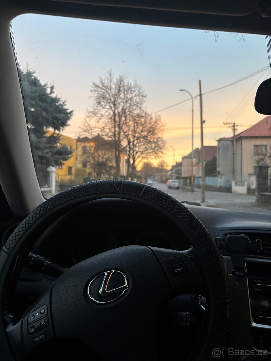Prodám Lexus is 220 d Kolin - 8