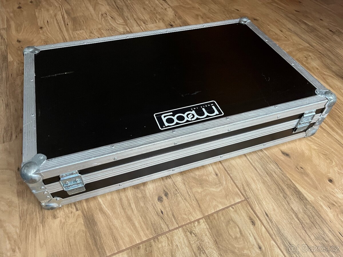 Flight Case pro Moog Minimoog Voyager - 8