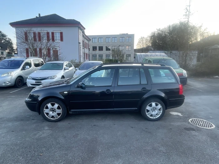 VW Bora Variant 1.8 Turbo Highline - 8