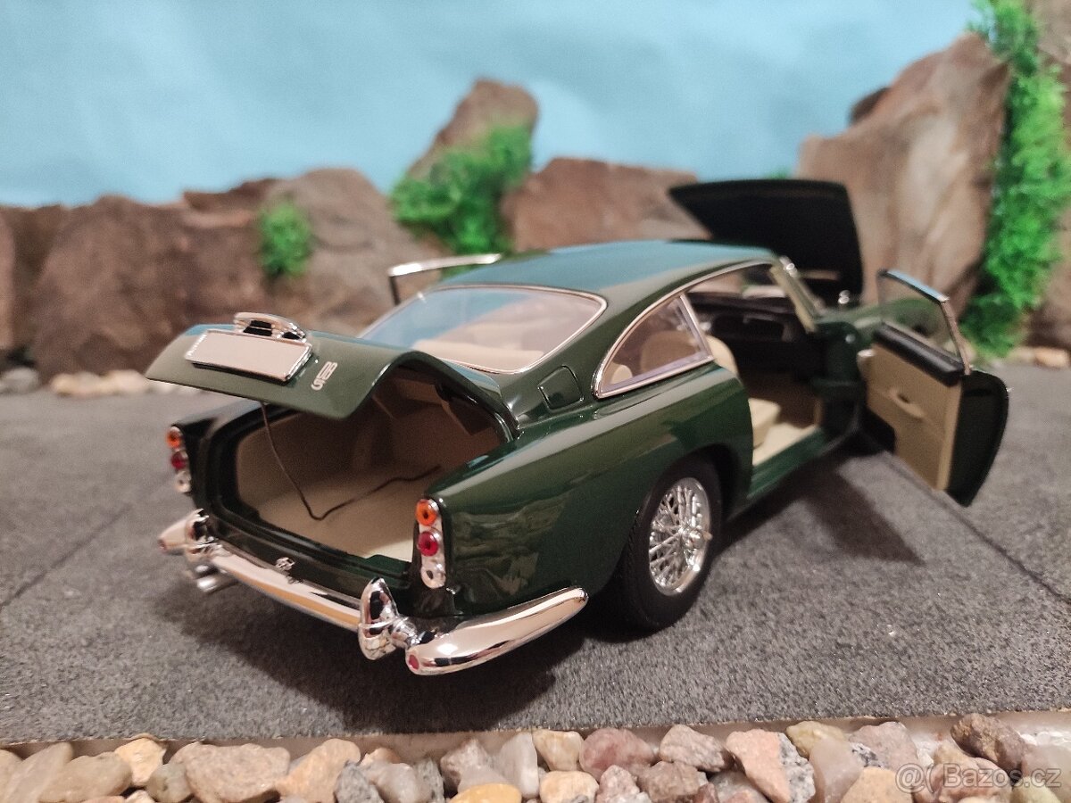 prodám model 1:18 Aston Martin DB5 - 8